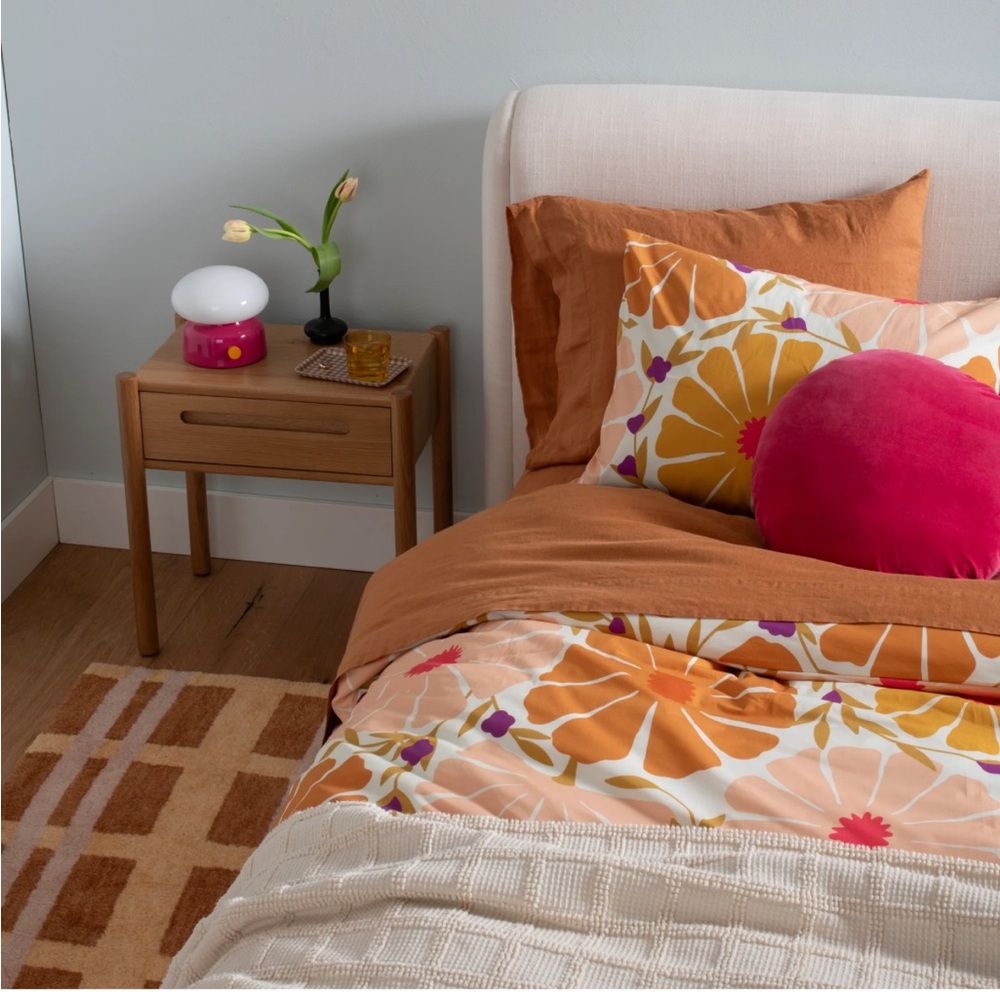 Schoolhouse Sunburst Floral F/Q Duvet Cover